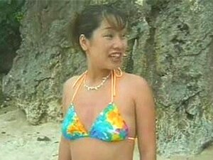 sapporo extreme 9. Une fille suce et baise sur la plage