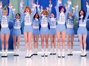 TWICE's Leggy Showcase : Round Two. Regardez TWICE's Leggy Showcase :