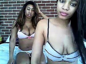 Des filles indiennes desi font du sexe lesbien