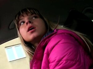 Baiser luride fait plaisir à une nana. Baise profonde pour une bombe