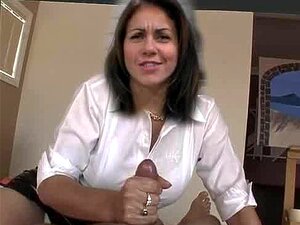 Julia Bradbury tourne en boucle