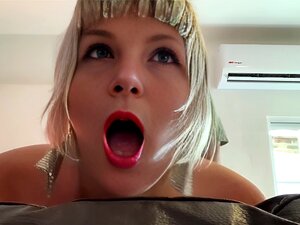 Surprise anale pour une belle-mère coincée : Éjaculation dans le