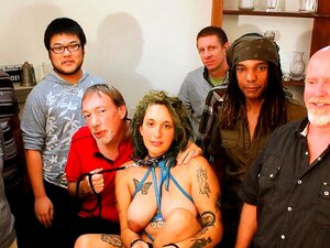 Salope enceinte de gangbang ANAL avec des tatouages, bukkake party !