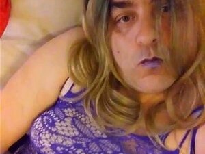 TS Cristy Purple Passion Éjaculation