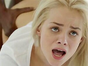 Première grosse bite noire pour la petite Elsa Jean - vidéo XXX de