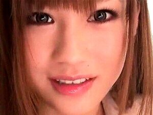 Laissez-vous séduire par les charmes envoûtants d'une tentatrice