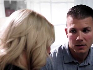 Belle-mère, j'aimerais baiser ma belle-mère, reste attachée et