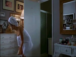Demi Moore - Strip-tease