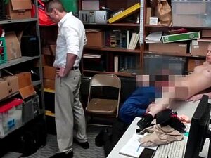 Mon patron me baise au bureau xxx Tentative