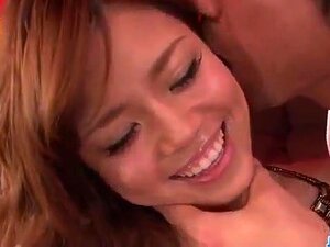 Nene Azami reçoit du sperme sur ses énormes nichons, Nene Azami en