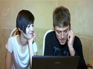 Découvrez les frissons d'un inconnu satisfaisant une beauté