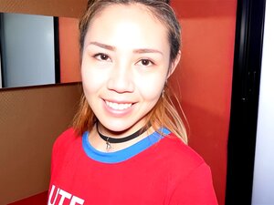 Une MILF amateur thaïlandaise a fait une vidéo avec un touriste qui