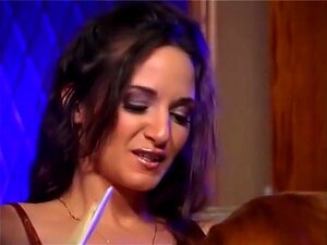 Les pornstars folles Christi Lake et Jacklyn Lick dans un film porno