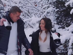 Regarde un couple chaud dans la neige maintenant ! - Beauté, Sexe en