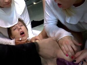 Des nonnes font de l'exorcisme anal. Des nonnes font de L'exorcisme