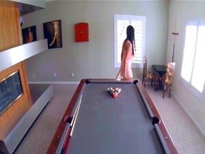 Une nana française en POVD avec de gros seins se fait baiser sur la