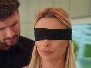 Vous voulez regarder la SCÈNE COMPLÈTE Utilisez le code NOWFREE pour