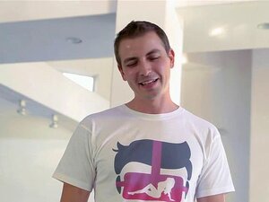 Nous visitons un tournage porno en réalité virtuelle pour voir