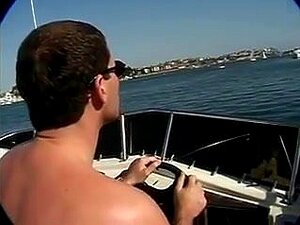 Mark Davis dans Pick Me Up and I'll Sex You Up, interprété par Mark