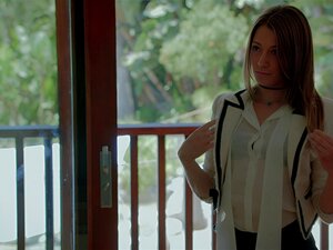 La magnifique agente immobilière Kirsten Lee la baise, la superbe