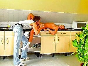 Deux hommes pour Melanie