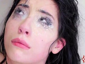 Esclave anal pilonné profondément par une salope BDSM femdom