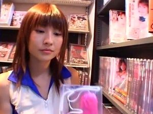 La nana japonaise en chaleur Yuka Satsuki dans une vidéo solo folle,