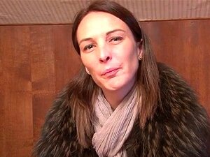 Elle se touche le clito avec le vibro de son beau-fils