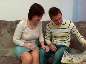 Mamie affamée de sexe se fait baiser sa vieille chatte