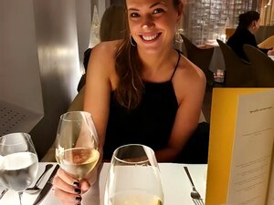 Femme amateur Hawt enregistrée dans 3some