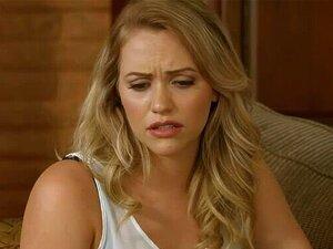 Mia Malkova veut essayer l'anal