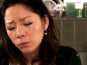 Regarde Maman baiser son fils et son vieux maintenant ! - Mère E Son,
